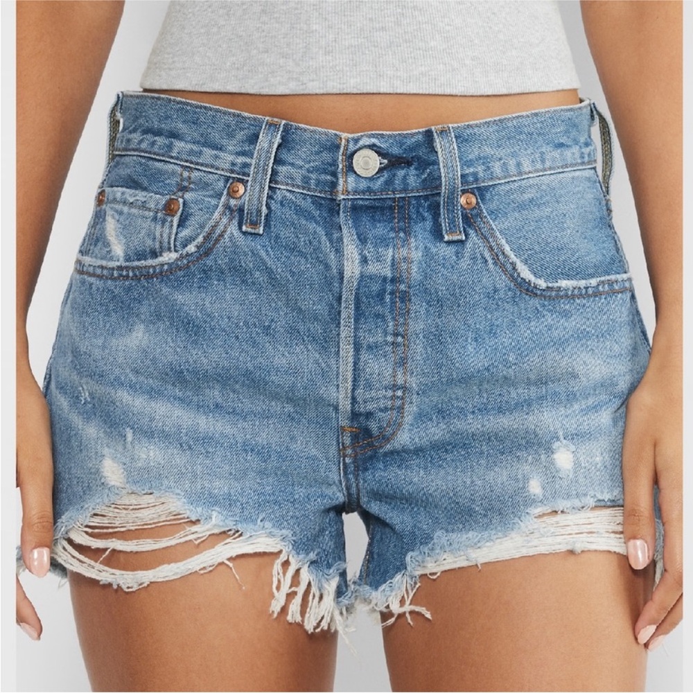 LEVI'S 501 ORIGINAL FIT HIGH RISE SHORTS SIZE 24 IN Light Wash